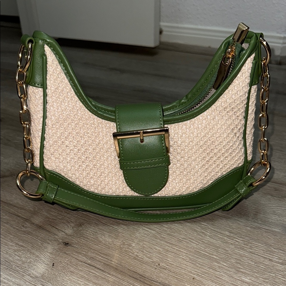 Elegant Green and Cream Shoulder Bag